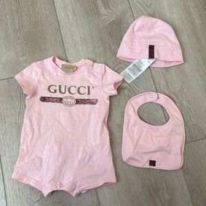 Newborn Gucci set